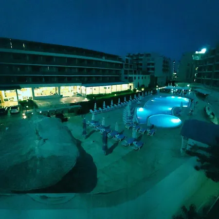 Apartment Grenada.suite.tonight.1 Bedroom.pool View.300m To *